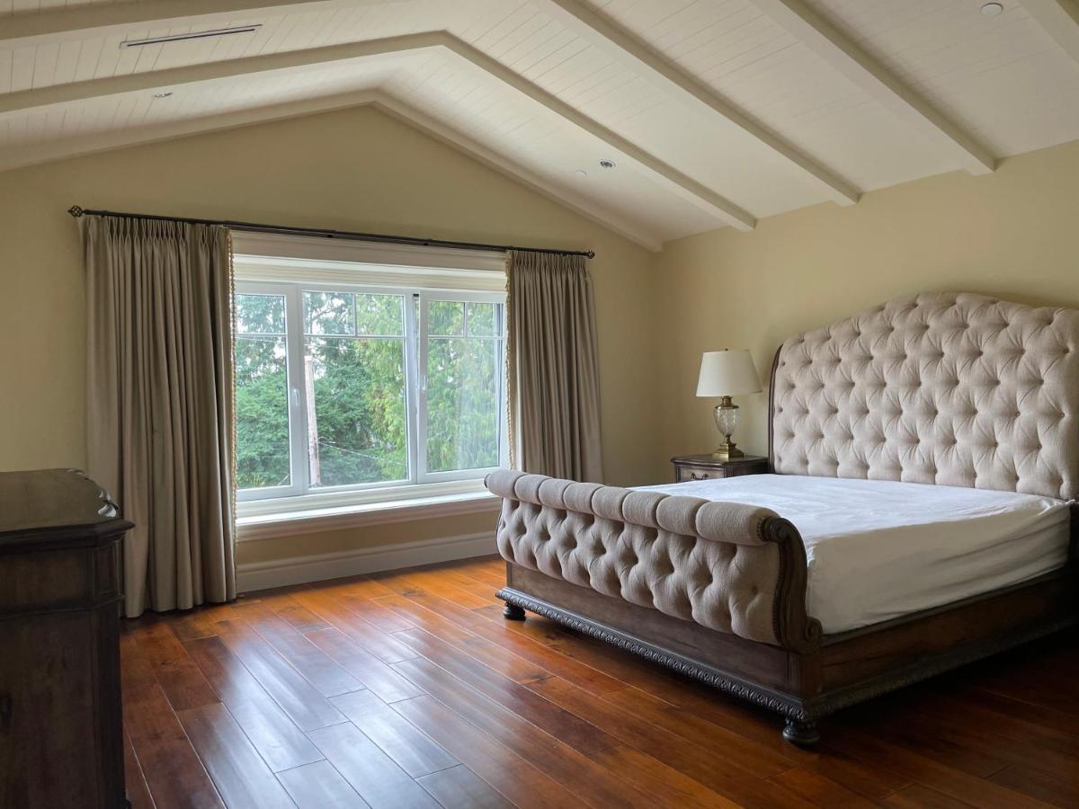 Spacious Cozy House In Vancouver West Екстериор снимка