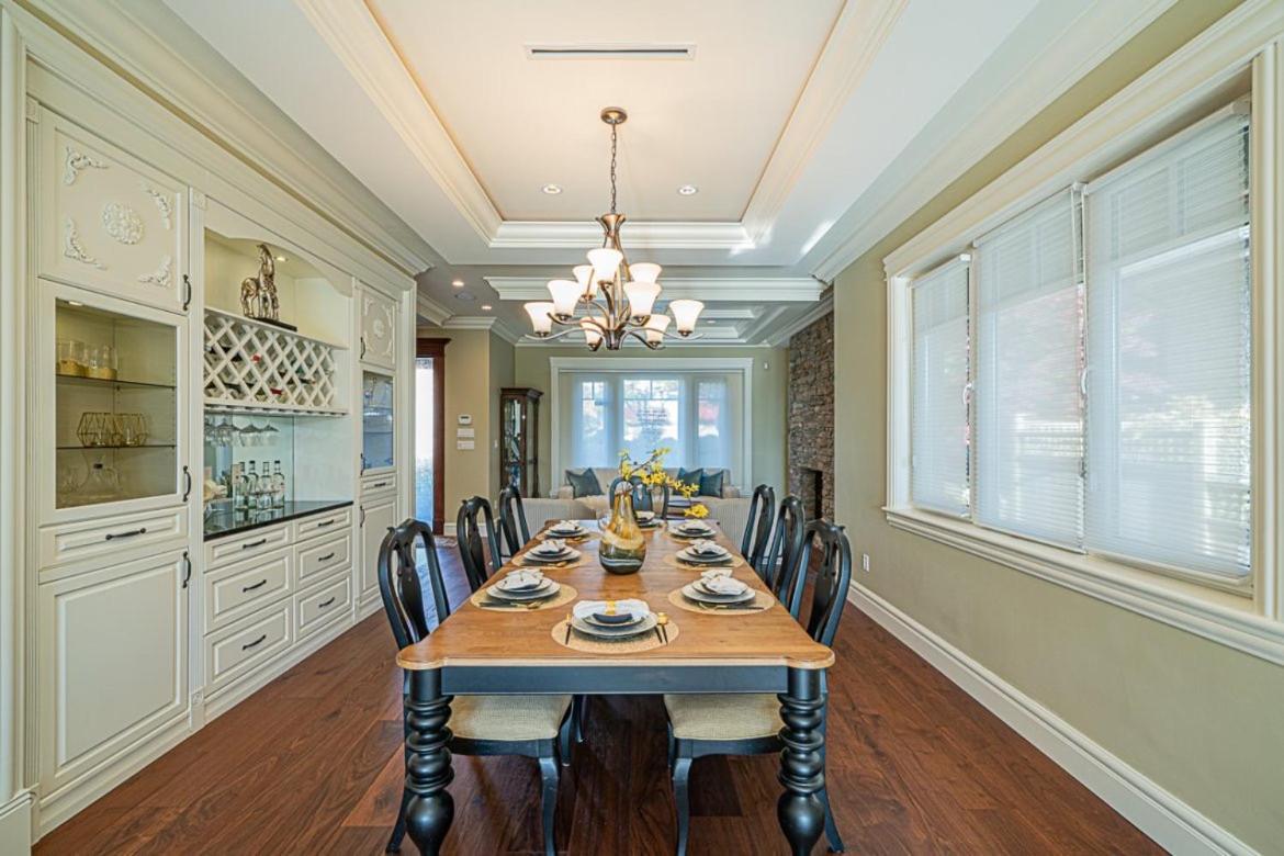 Spacious Cozy House In Vancouver West Екстериор снимка